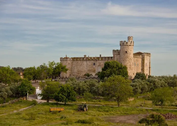 Casa Rural Castillo De Caceres